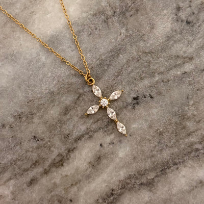 Colar Marquise Cross