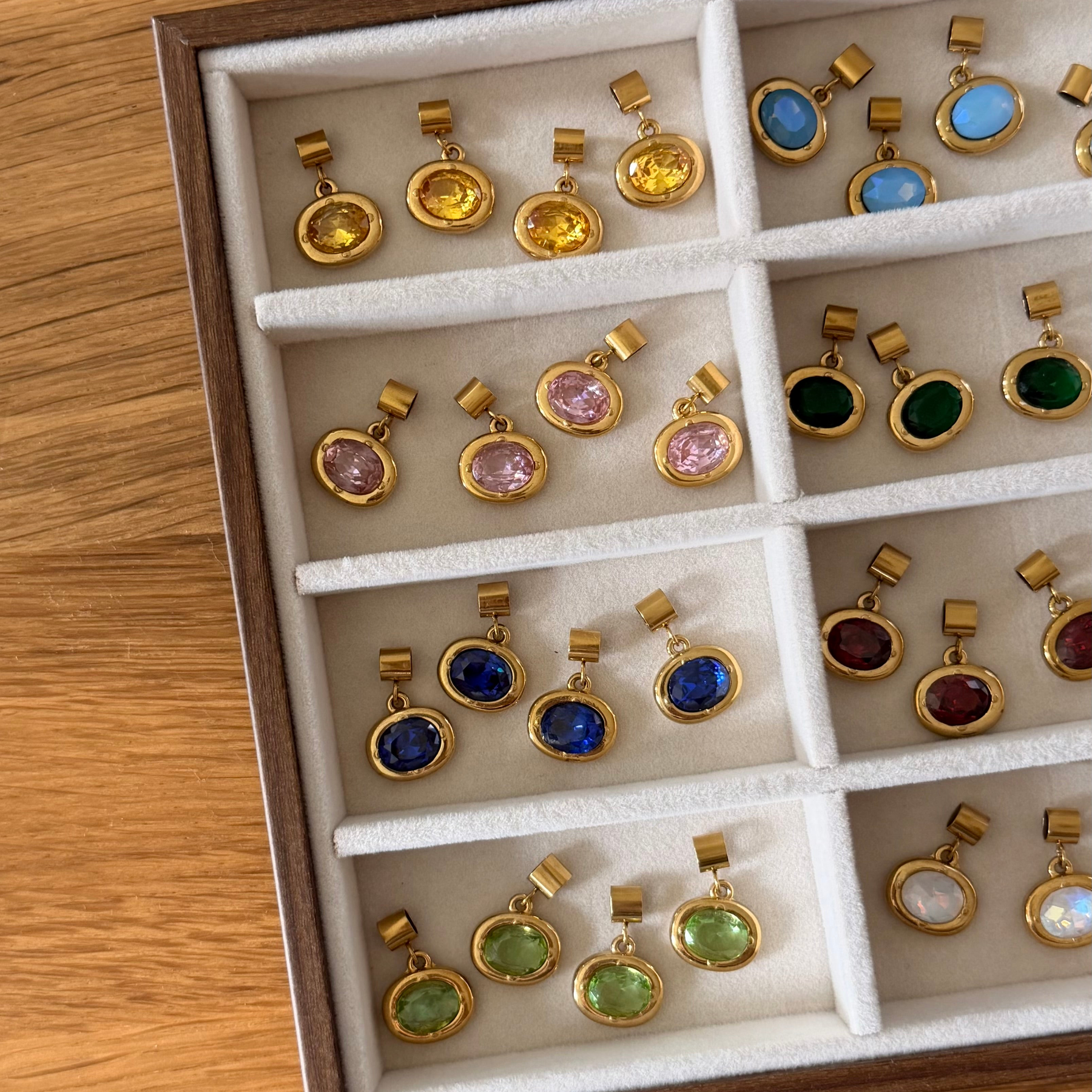 Charm Color Stone