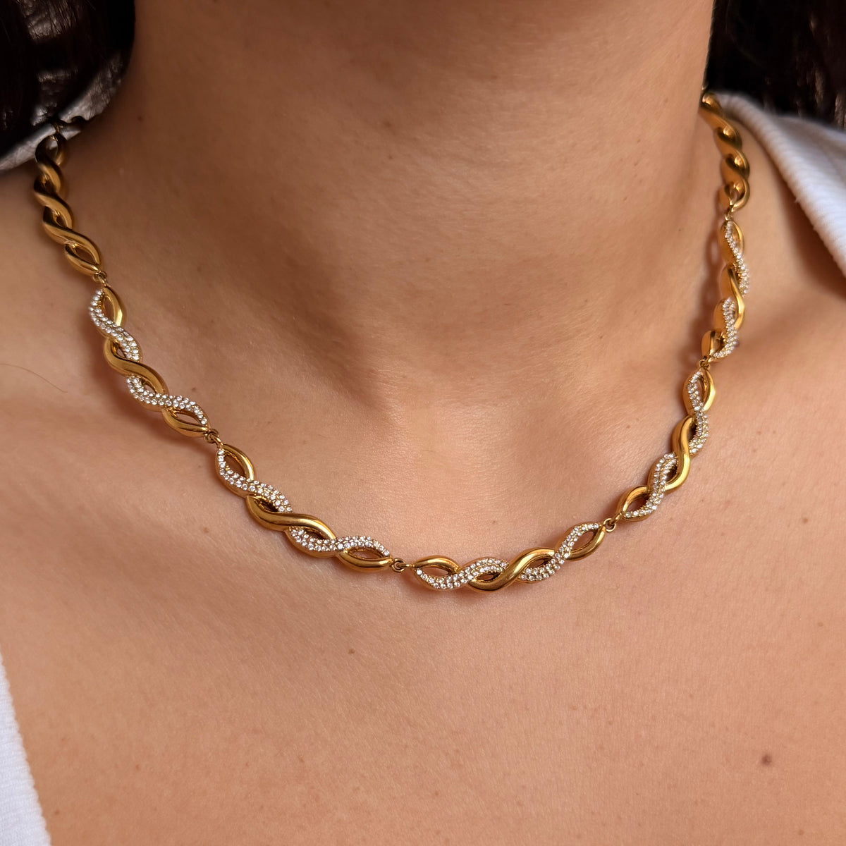 Colar Infinity Pavé
