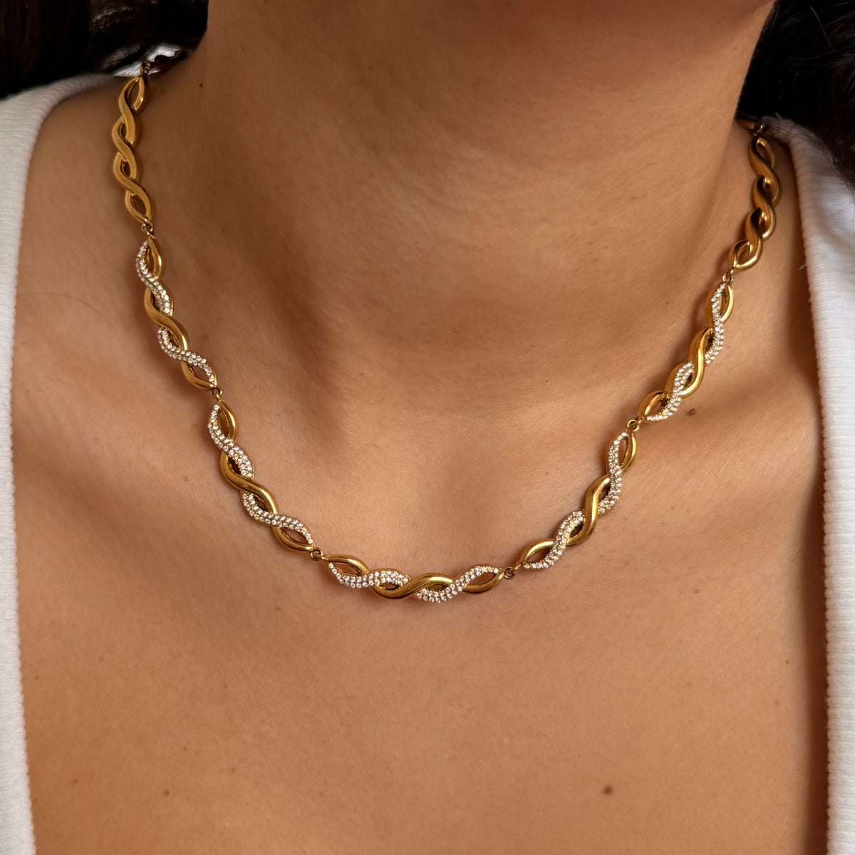 Colar Infinity Pavé